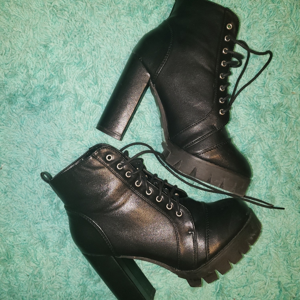 Platform heels - Picture 2 of 3